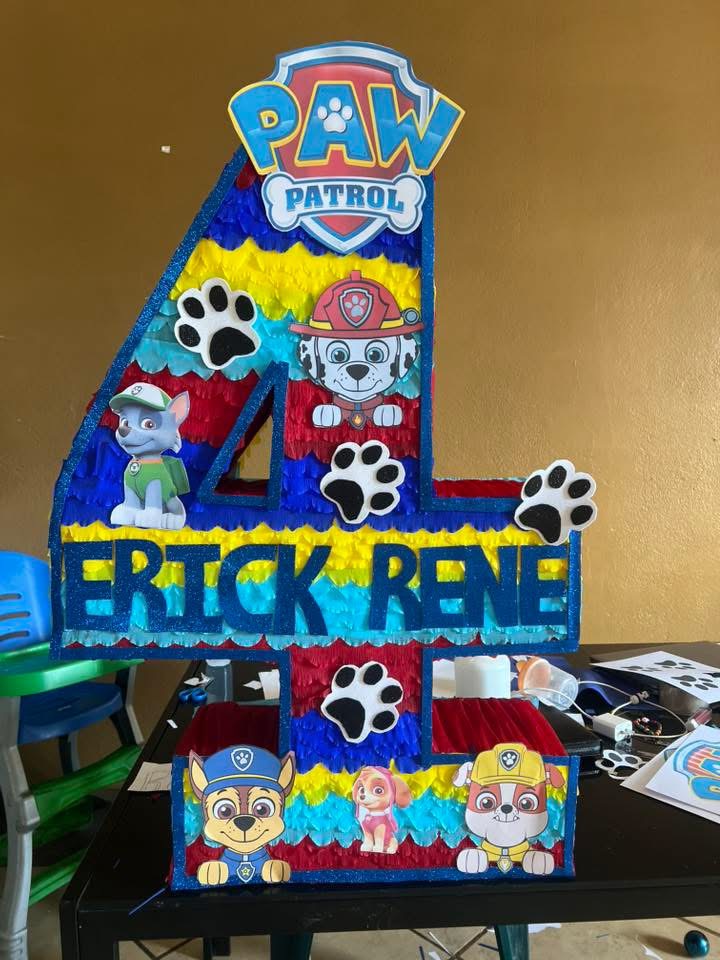 Piñata número 4 - temática Paw Patrol